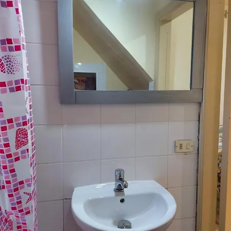 Al 25 Tulipani דירה *